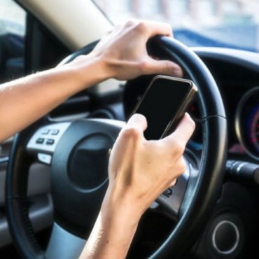 El celular al volante mata
