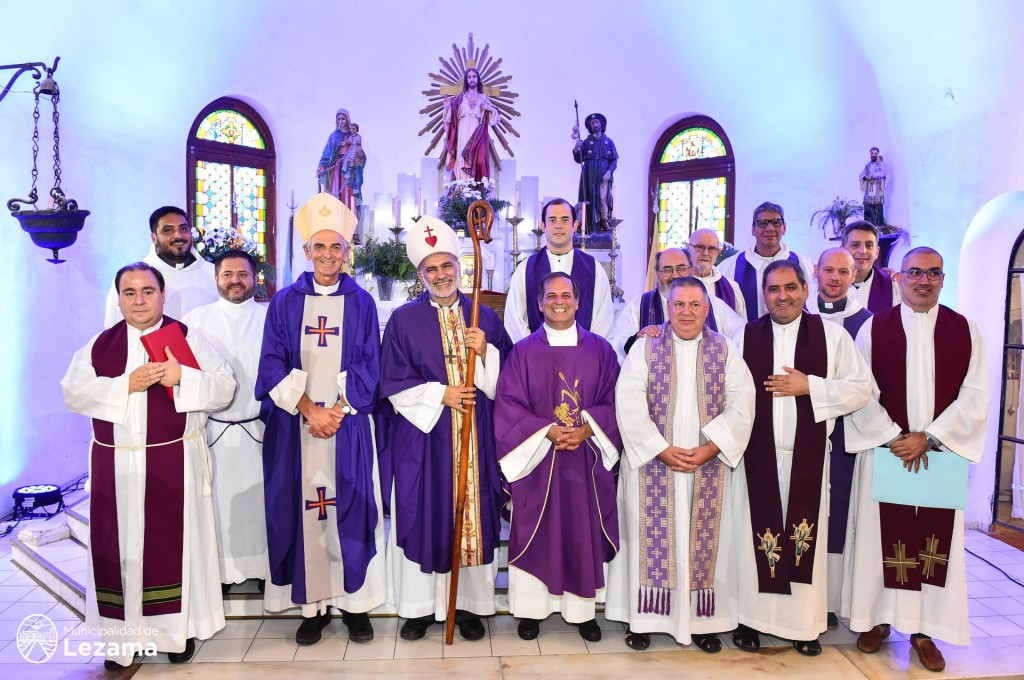 Gran bienvenida en Lezama al Padre Juan Cruz Llosa