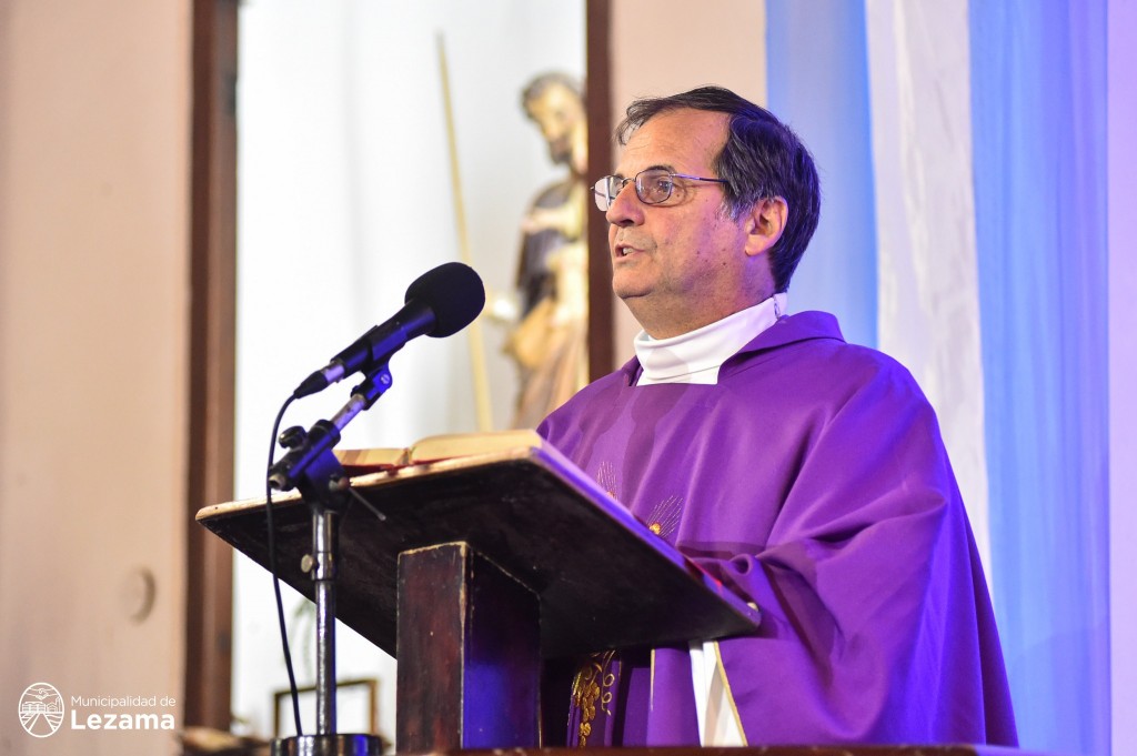 El Padre Juan Cruz visitó FM La Nube
