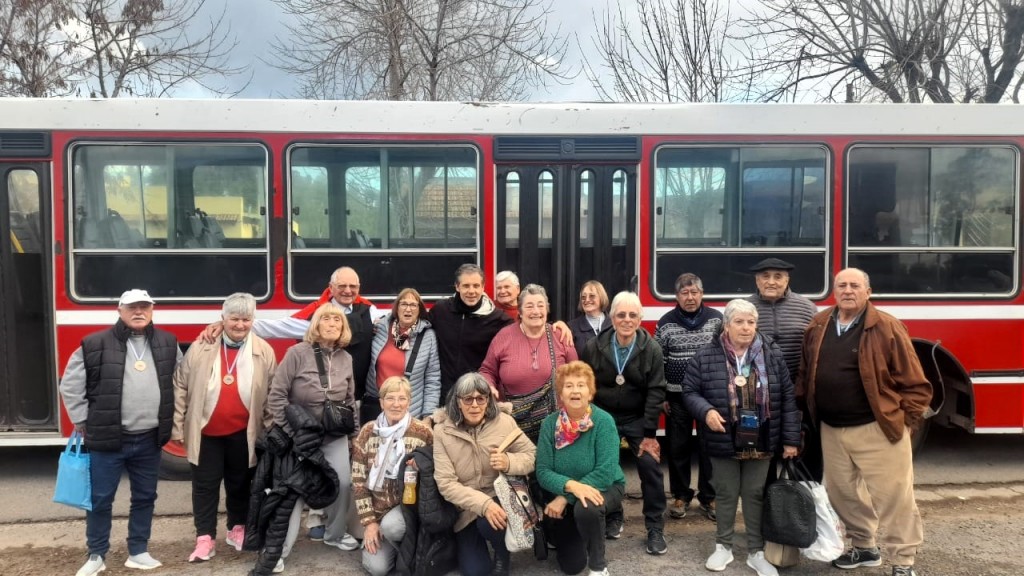Destacada actuación de Lezama en el Encuentro Regional de Adultos Mayores 