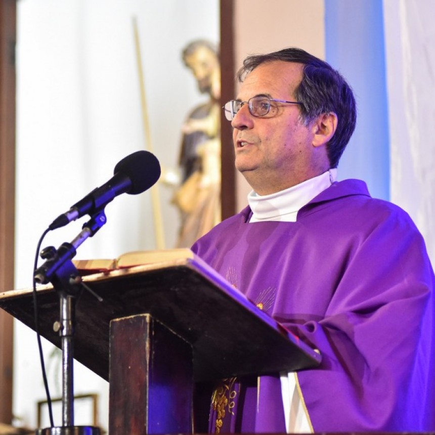 El Padre Juan Cruz visitó FM La Nube