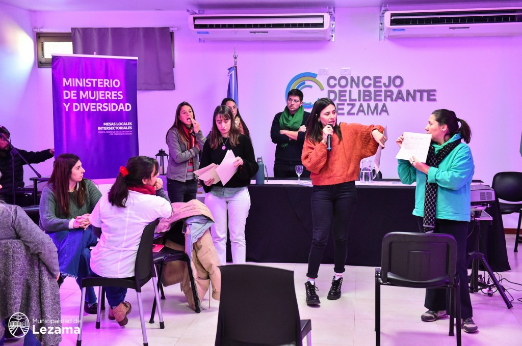 Primer encuentro anual de la Mesa local Intersectorial que trata la violencia por razones de género