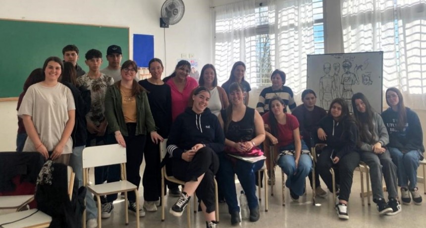 Charla con perspectiva de género y derechos humanos en la Escuela Secundaria de “El Destino”