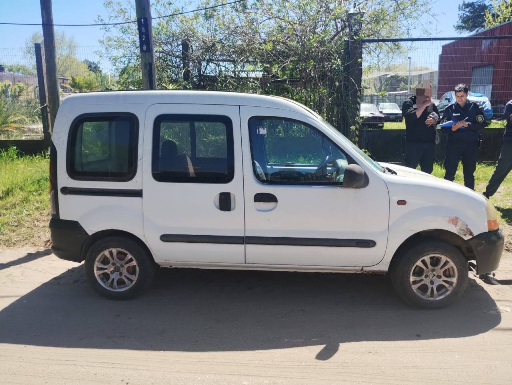 Secuestraron en San Bernardo una camioneta sustraída en Lezama