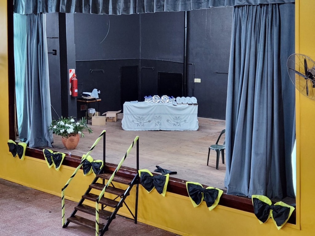 Entrega de premios y muestra de autos