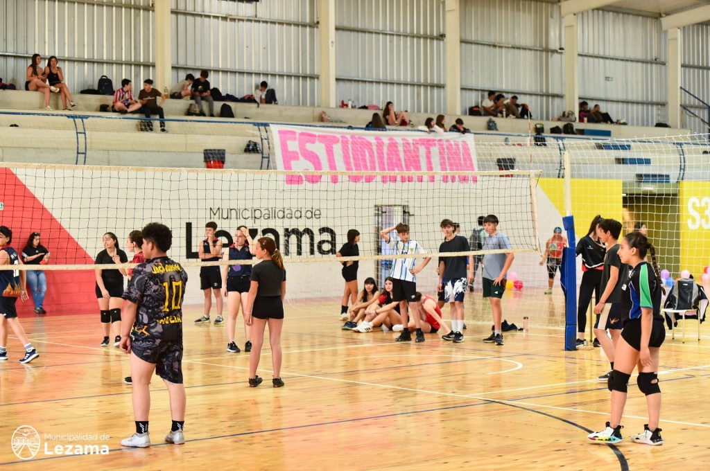 Lezama compartió el viernes la 34° Estudiantina 