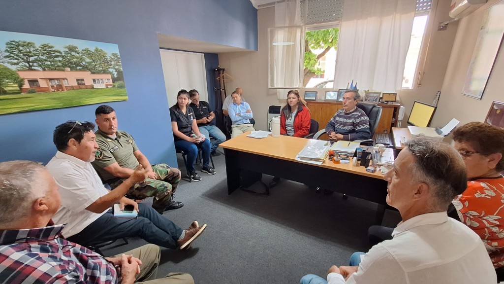 Harispe recibió a productores de la Sociedad Rural de Lezama