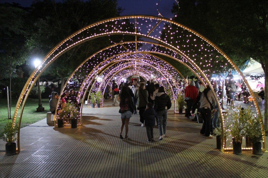 Dolores lanza su concurso de decoración para comercios y casas